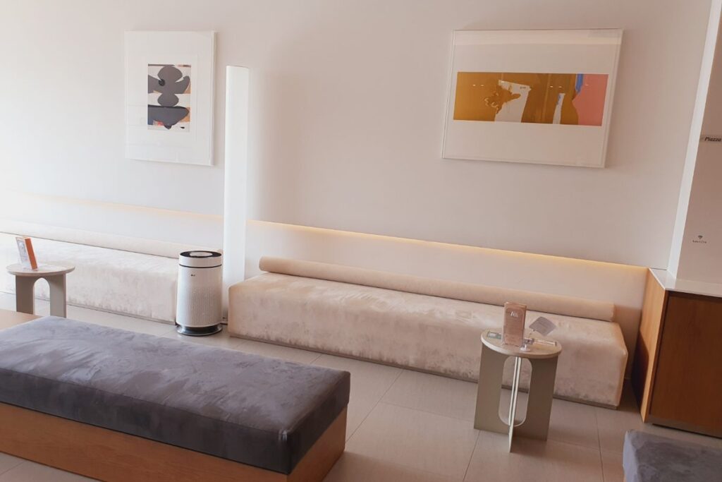 Interior of Kate Clinic, Seoul