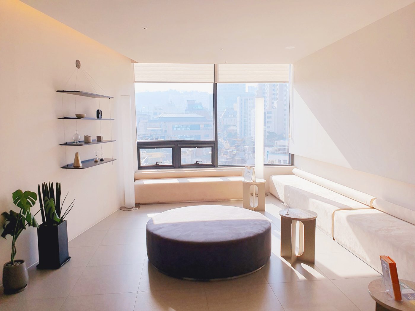 Window-side lounge at Kate Clinic, Seoul
