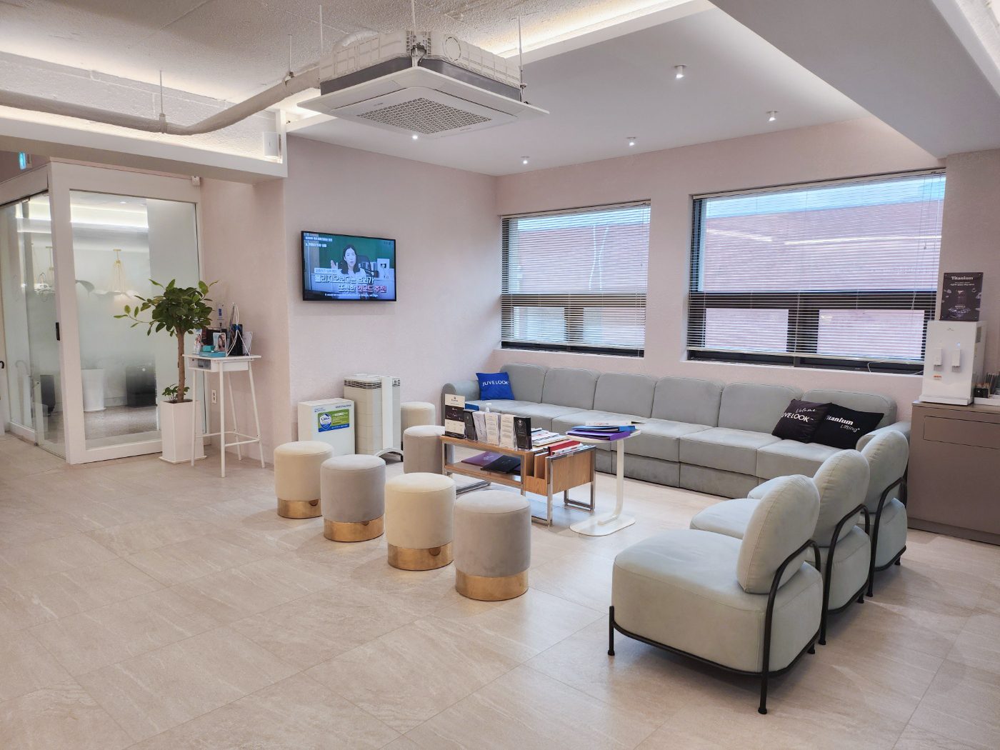 Patient lounge at Ever Dermatology, Seoul