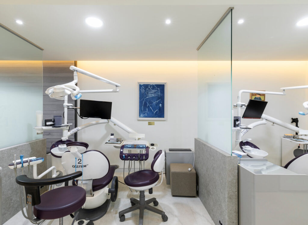 Treatment room at Seoul Top Dental Hospital