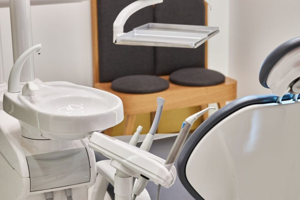 Dental unit and instruments